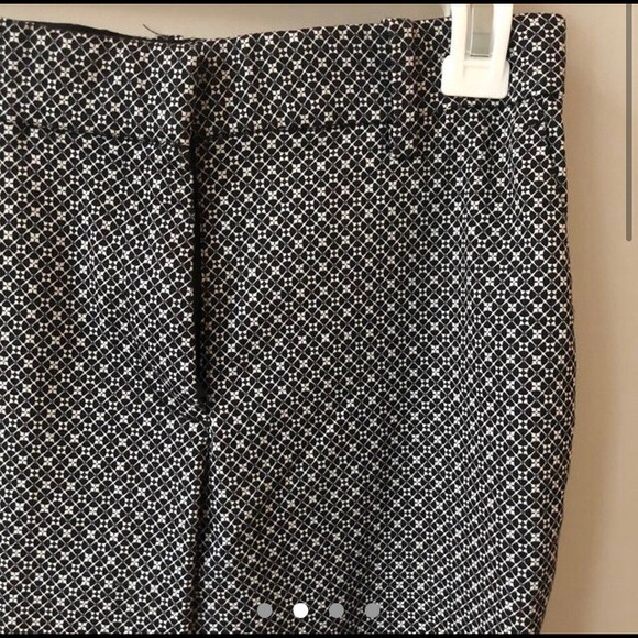 Black & White patterned Cigarette pants - Picture 2 of 4